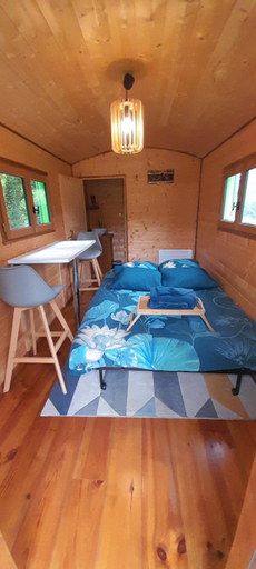 Bedroom 2, Roulotte verte, Côte-d'Or