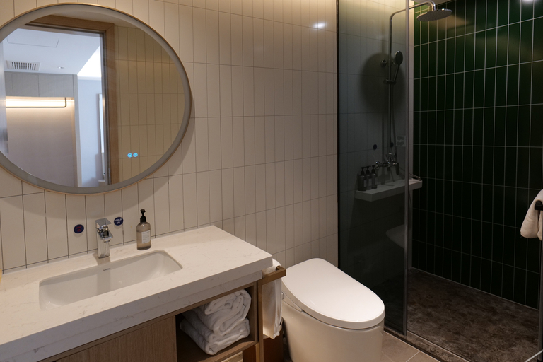 Bathroom 3, Kyriad Marvelous Hotel Weihai Xingfumen Weigao Plaza, Weihai