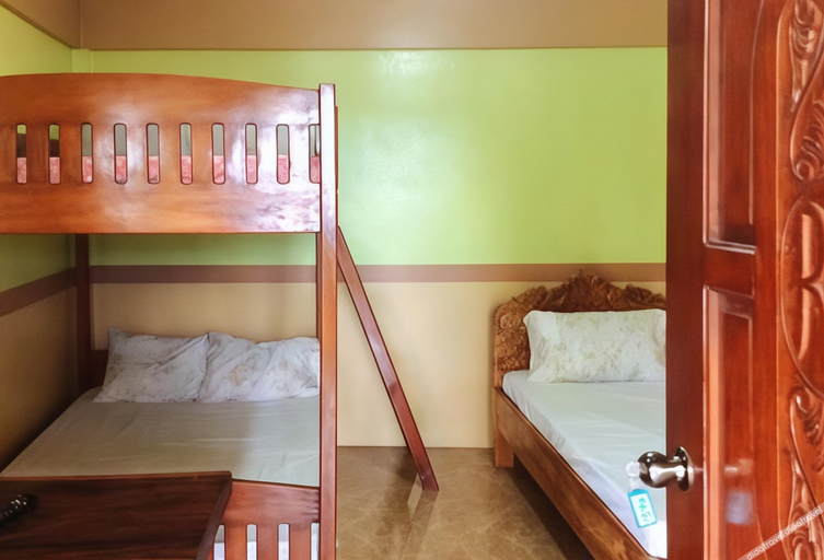 Bedroom 3, RedDoorz Hostel @ Baguio Tourist Cabin, Baguio City