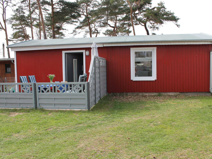 Exterior & Views 1, Bungalow in Pepelow Direkt am Haff, Rostock