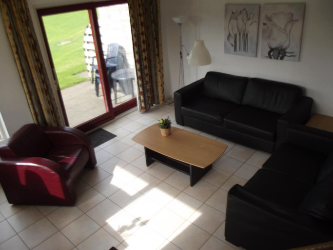 Others 2, Semi-detached House in Franeker With a Shared Pool, Franekeradeel