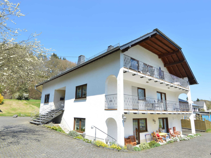 Apartment in Lirstal with Garden, Vulkaneifel