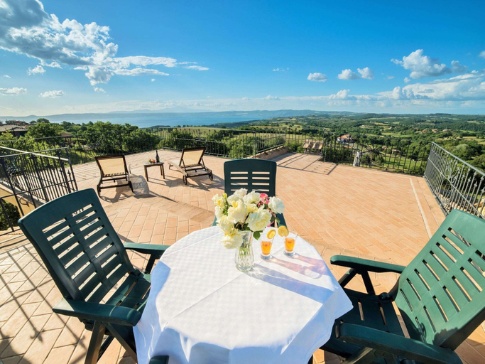 Balcony 2, Luxury Villa Serenita, Lazio, Viterbo