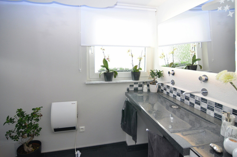 Bathroom 5, Ferienhaus in Schwarzhausen, Gotha