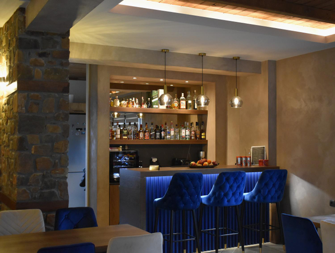 Food & Drinks, Ζεον Υδωρ, Central Macedonia