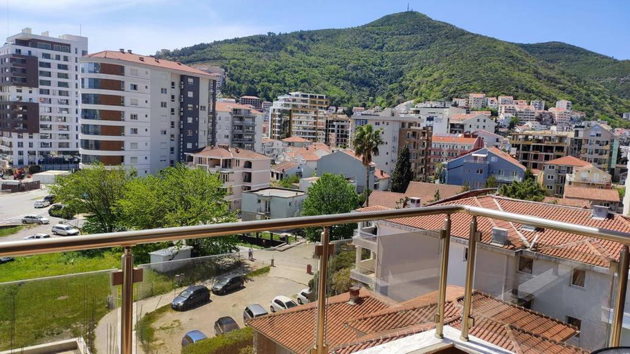 Others 2, Apartment Adrialux