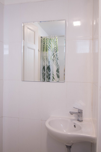 Bathroom 3, Malizon Hotel & Residences, Muang Nonthaburi