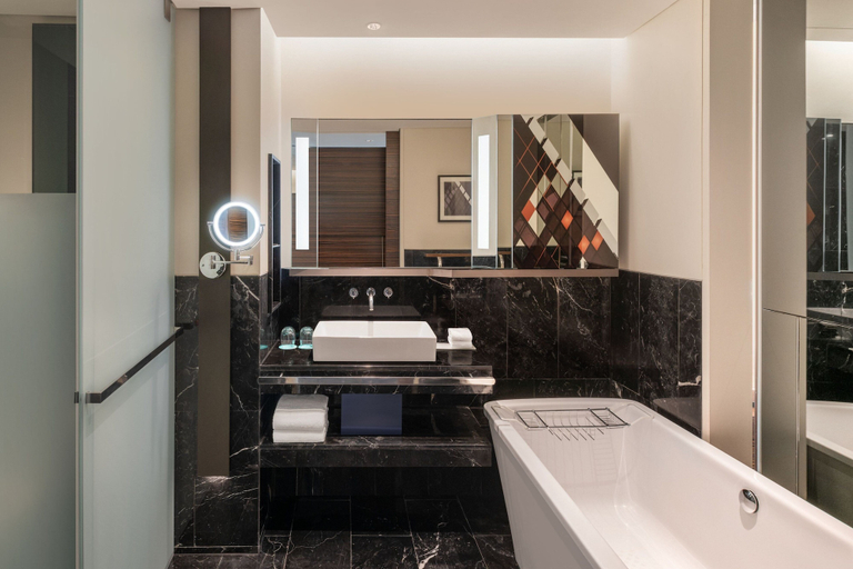 Bathroom 10