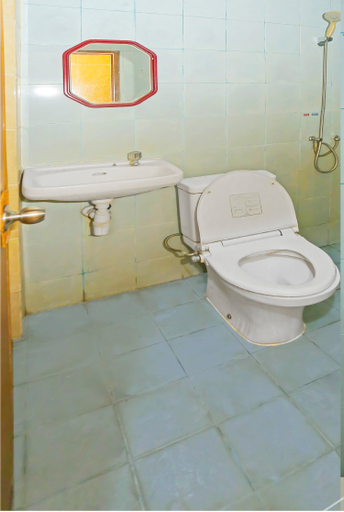 Bathroom 4, Hotel Sion Holiday, Tangerang