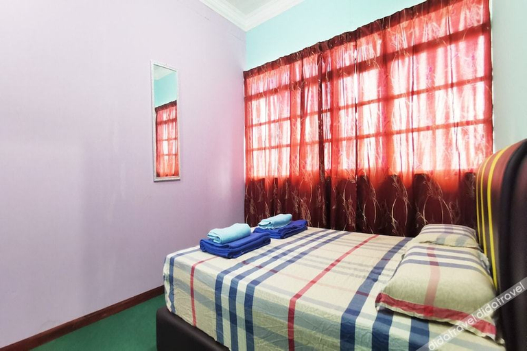 Bedroom 2, Hotel O Sosodikon Inap Desa, Ranau