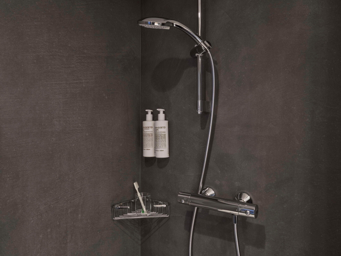 Bathroom 24