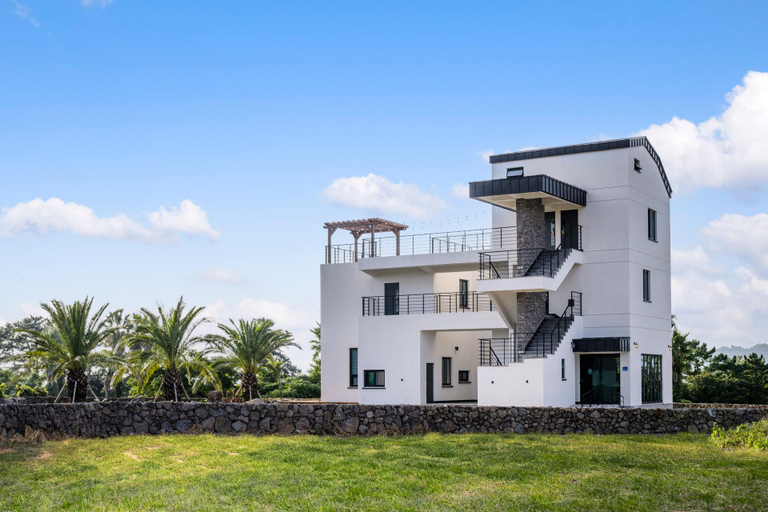 Exterior & Views 1, Liverpool & Spa, Jeju
