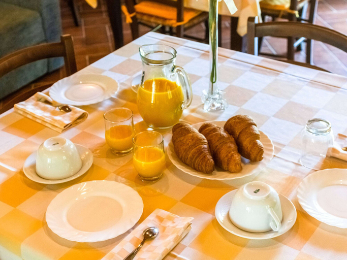 Food & Drinks 4, Beautiful Farmhouse With Pool, Pistoia