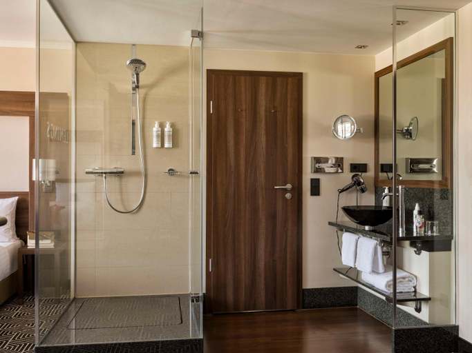 Bathroom 5, Flemings Hotel Frankfurt Main-Riverside, Frankfurt am Main