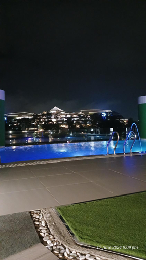 Modern 1Bedroom Condo,with heated Roofdeck pool by Mist and Pine, Baguio City