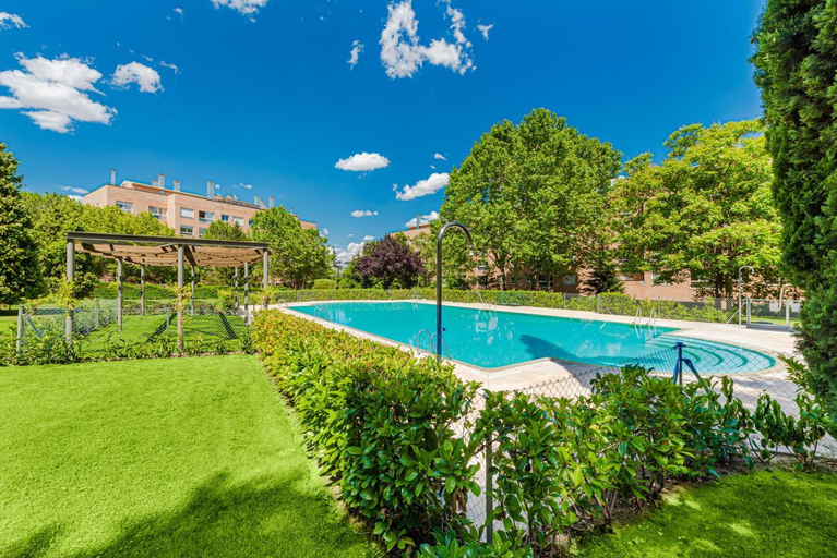 Sport & Beauty 2, Las Huertas - Modern Accommodation in Madrid Conde Orgaz, Madrid