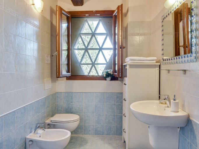 Bathroom 3, Farmhouse in Tuscany With Pool & Vineyard View, Florence