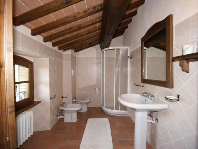 Bathroom, Holiday Home in Montone with Pool, Perugia