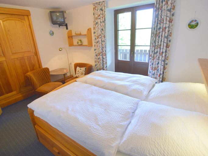 Bedroom 4, Gruppenhaus Monschau mit Sauna und Terrasse, Städteregion Aachen