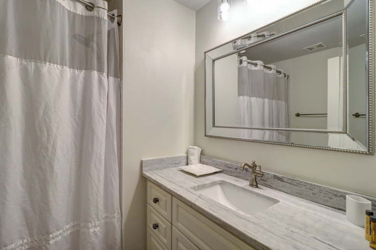 Bathroom 4, Beachfront Luxury 2Bd 2Ba Condo With Balcony! Sleeps 6!, Walton