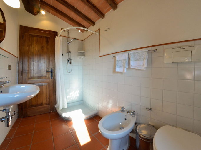 Bathroom 4, Elegant Villa Near Cortona, Arezzo