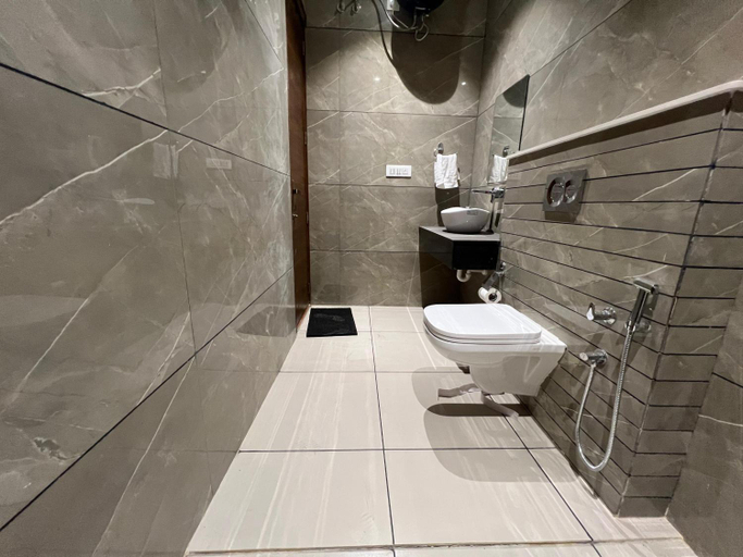 Bathroom 5, Festive heritage, Amritsar