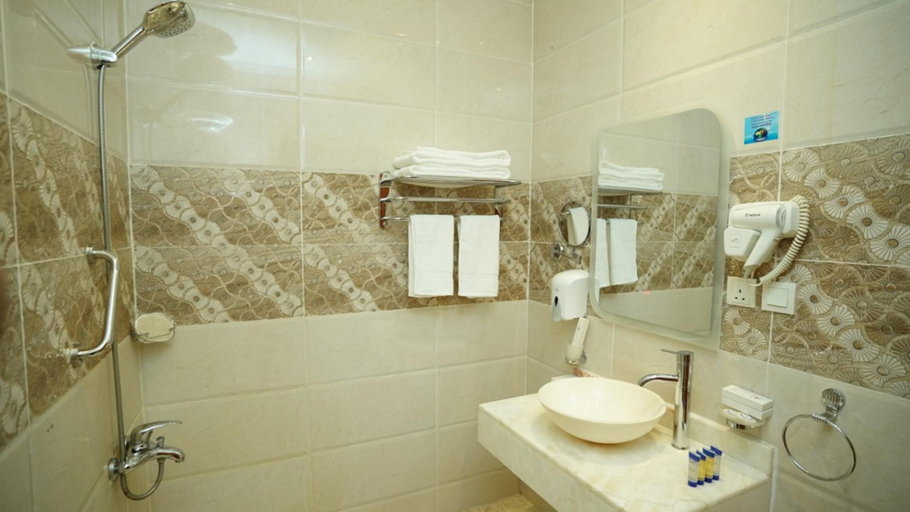 Bathroom 5, Rose Jeddah Hotel, Jeddah