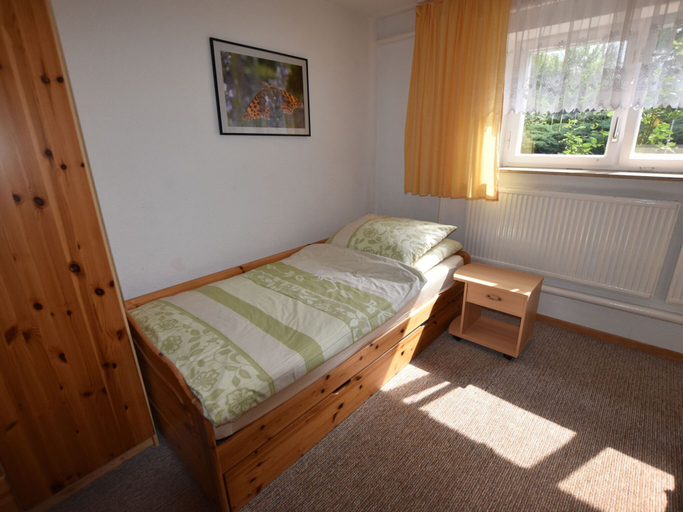 Bedroom, Wohnung in Alt Bukow mit Garten, Rostock