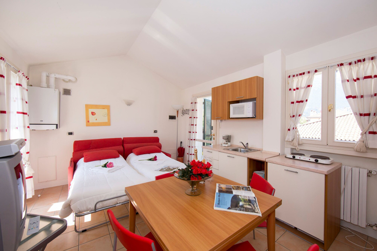 Bedroom 3, Villa Apartments - Porto Letizia, Como