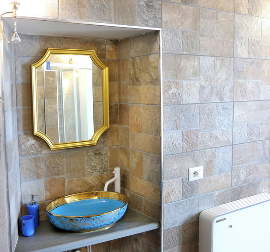 Bathroom 5, Antares Rooms, Salerno