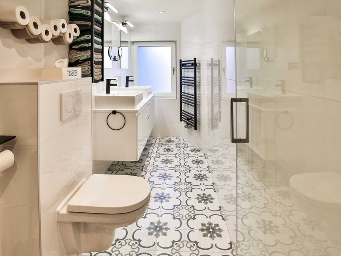 Bathroom 5, Holiday Home Near Wadden Sea, Dongeradeel