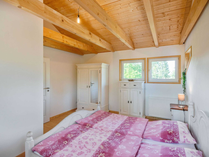 Bedroom 4, Tranquil Holiday Home in Winsen near River, Celle