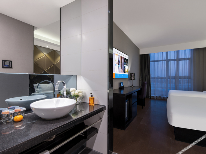 Bathroom 3, Orange Hotel (Beijing Yizhuang Economic Development Zone), Beijing