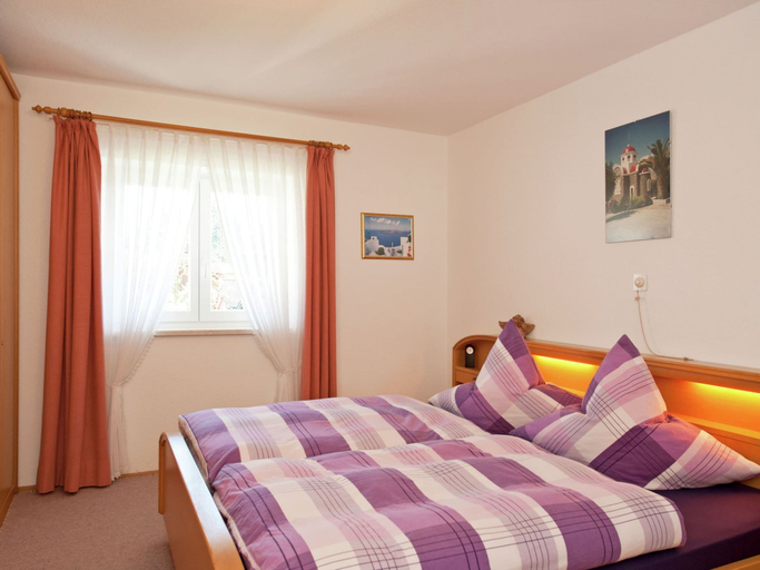 Bedroom 2, Apartment in the Pfaffenwinkel District, Weilheim-Schongau