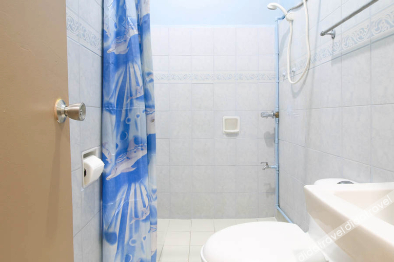 Bathroom, RedDoorz Hostel @ Baguio Tourist Cabin, Baguio City