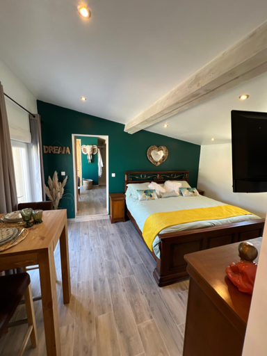 Bedroom, Lecrin chambre d'hote spa, Gard