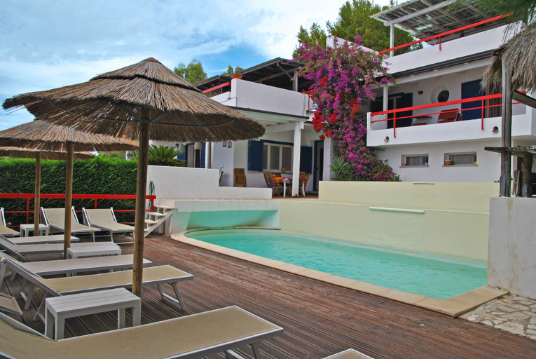 Sport & Beauty 2, Villa Giulia Resort with private pool and stunning sea views, Latina