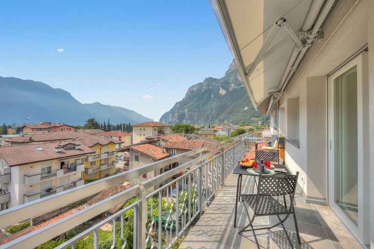 Outdoor dining 2, Al Tramonto, Trento