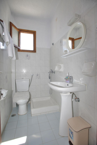 Bathroom, Panagiota Studios, Thessaly