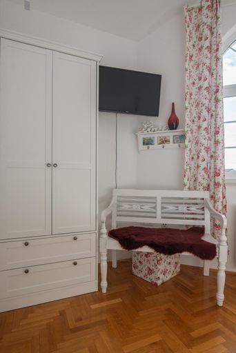 Bedroom 2, Hotel Villa Vera, Fažana