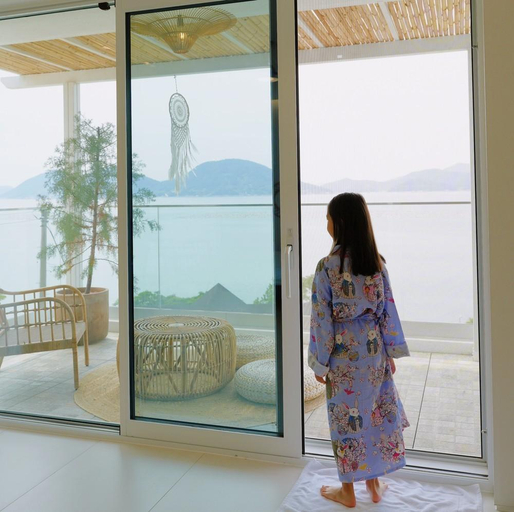 Others 2, On the Sunset Mansion, Geoje