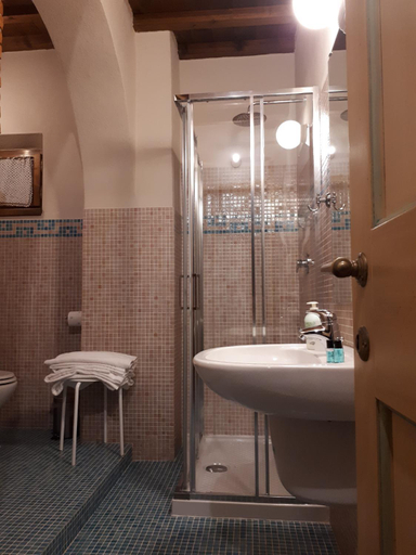 Bathroom 9