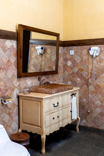 Bathroom 28