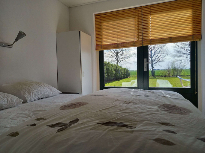 Room 5, Nice House with Dishwasher near Wadden Sea, Franekeradeel