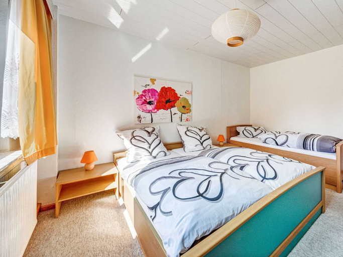 Bedroom 4, Cozy Apartment Near Trails, Hildburghausen