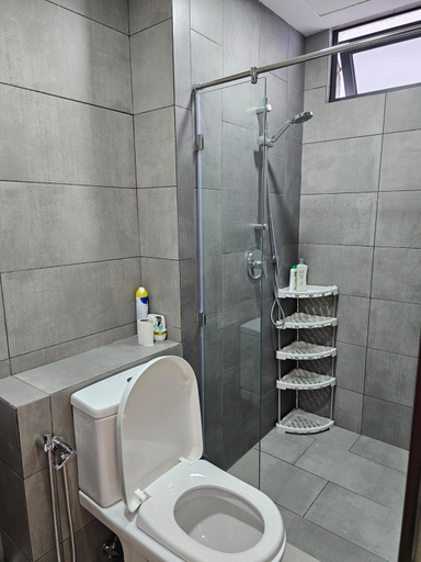 Bathroom 14