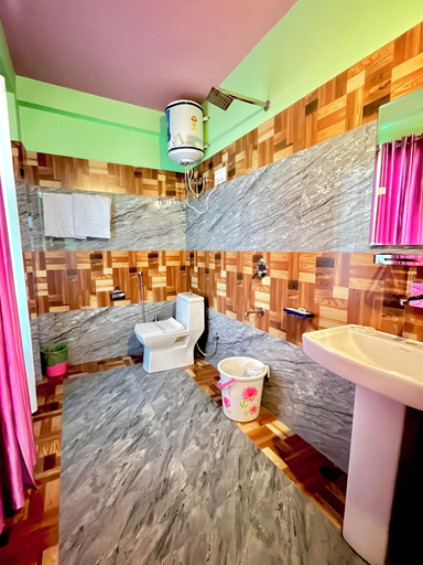 Bathroom 4, Dream Valley Kasol, Kullu