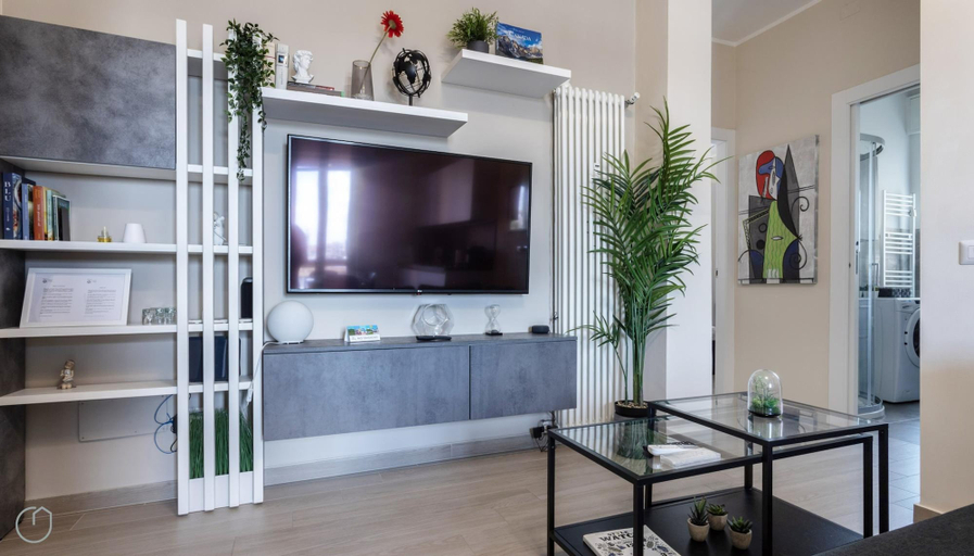 Others 4, Italianway - Marco d Agrate 27, Milano