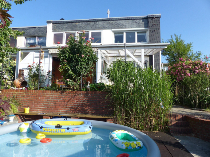 Holiday flat in Wuppertal with its own pool, Wuppertal