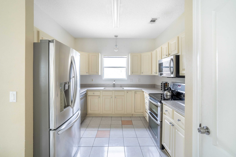 Others 5, Hourglass by Avantstay Chic Beach Getaway w/ Pool & Two Large Balconies, Okaloosa